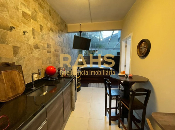 Imagem Casa com 4 Quartos à Venda, 159 m² em Glória - Joinville Imagem Casa com 4 Quartos à Venda, 159 m² em Glória - Joinville