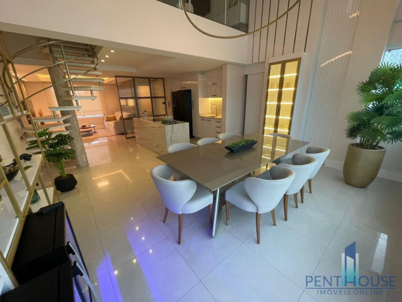 Apartamento com 3 Quartos à Venda, 225 m² em Centro - Balneário Camboriú