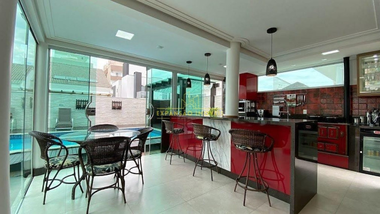 Imagem Casa com 3 Quartos à Venda, 420 m² em Pedra Branca - Palhoça