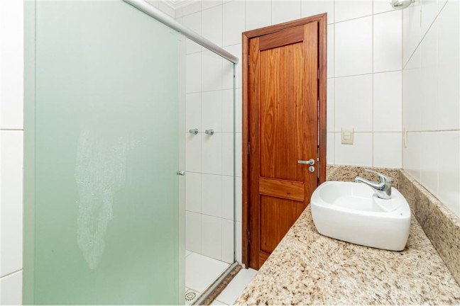 Imagem Casa com 4 Quartos à Venda, em Jardim Itu - Porto Alegre Imagem Casa com 4 Quartos à Venda, em Jardim Itu - Porto Alegre