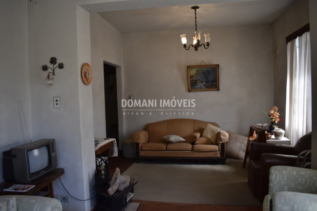 Imagem Casa com 3 Quartos à Venda, 235 m² em Região De Capivari - Campos Do Jordão