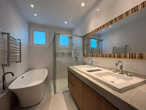 Imagem Apartamento com 3 Quartos à Venda, 137 m² em Centro - Balneário Camboriú Imagem Apartamento com 3 Quartos à Venda, 137 m² em Centro - Balneário Camboriú