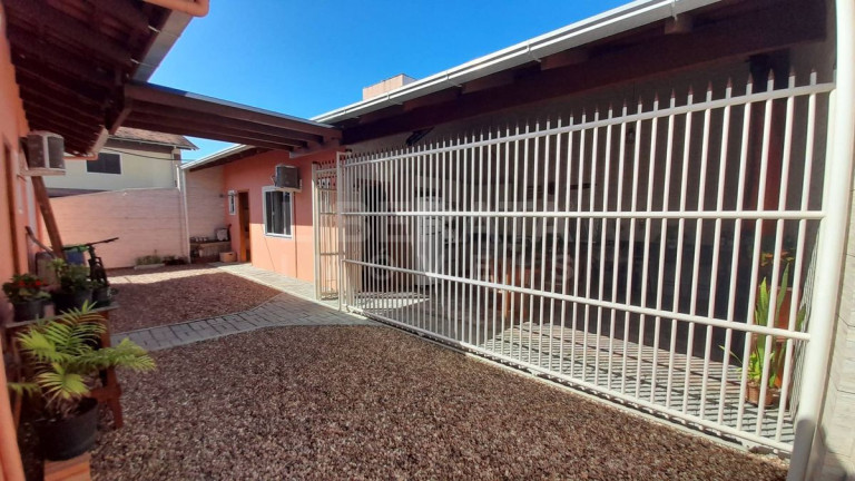 Imagem Casa com 3 Quartos à Venda, 150 m² em Navegantes Imagem Casa com 3 Quartos à Venda, 150 m² em Navegantes