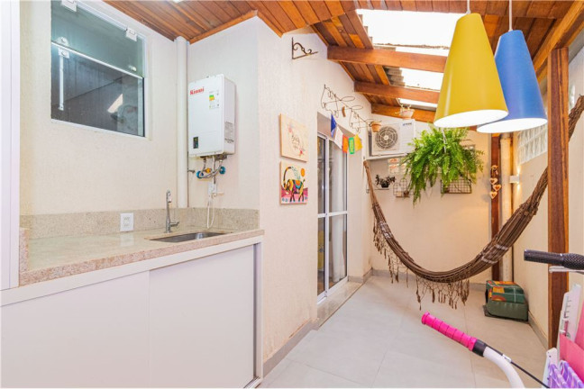 Imagem Apartamento com 2 Quartos à Venda, 60 m² em Menino Deus - Porto Alegre