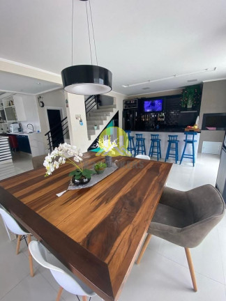 Imagem Casa com 3 Quartos à Venda, 347 m² em Centro - Balneário Camboriú Imagem Casa com 3 Quartos à Venda, 347 m² em Centro - Balneário Camboriú