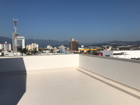 Imagem Imóvel com 3 Quartos à Venda, 250 m² em Centro - Palhoça