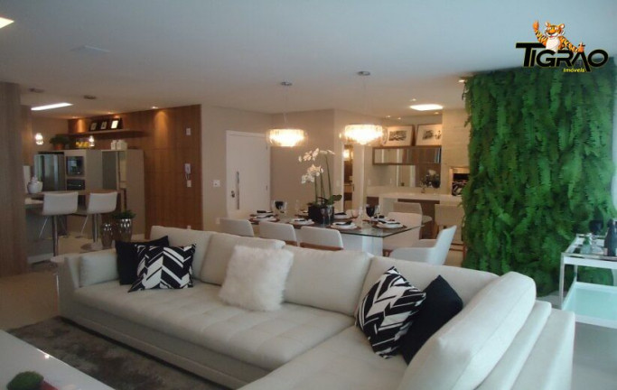 Imagem Apartamento com 4 Quartos à Venda, 140 m² em Centro - Balneário Camboriú Imagem Apartamento com 4 Quartos à Venda, 140 m² em Centro - Balneário Camboriú