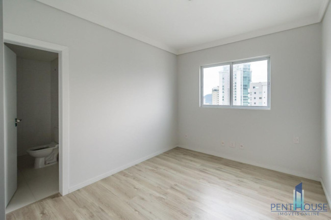 Imagem Apartamento com 3 Quartos à Venda, 130 m² em Centro - Balneário Camboriú Imagem Apartamento com 3 Quartos à Venda, 130 m² em Centro - Balneário Camboriú