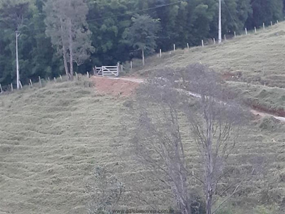 Imagem Imóvel com 3 Quartos à Venda, 250 m² em Azevedo - Joanópolis