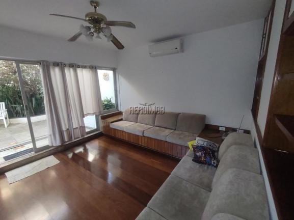Imagem Sobrado com 3 Quartos à Venda, 750 m² em Vila Hamburguesa - São Paulo Imagem Sobrado com 3 Quartos à Venda, 750 m² em Vila Hamburguesa - São Paulo