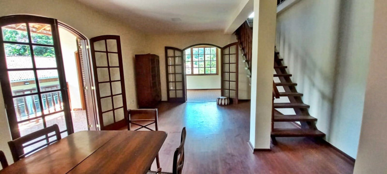 Imagem Casa com 7 Quartos à Venda, 348 m² em Comary - Teresópolis Imagem Casa com 7 Quartos à Venda, 348 m² em Comary - Teresópolis