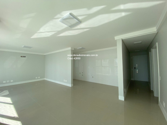 Imagem Apartamento com 3 Quartos à Venda, 136 m² em Centro - Florianópolis Imagem Apartamento com 3 Quartos à Venda, 136 m² em Centro - Florianópolis