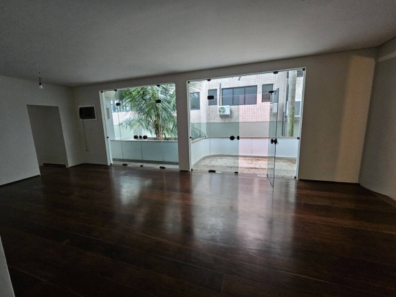 Imagem Sobrado com 3 Quartos à Venda, 250 m² em Embaré - Santos Imagem Sobrado com 3 Quartos à Venda, 250 m² em Embaré - Santos