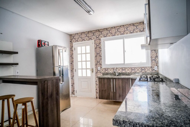 Imagem Casa com 2 Quartos à Venda, 100 m² em Jardim Itu - Porto Alegre