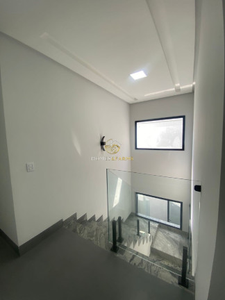 Imagem Casa com 3 Quartos à Venda, 280 m² em Parque Das Flores - Goiânia Imagem Casa com 3 Quartos à Venda, 280 m² em Parque Das Flores - Goiânia