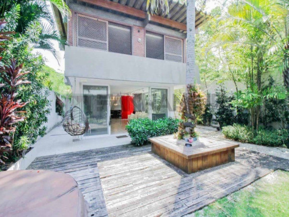 Imagem Casa com 3 Quartos à Venda, 334 m² em Jardim Europa - São Paulo Imagem Casa com 3 Quartos à Venda, 334 m² em Jardim Europa - São Paulo
