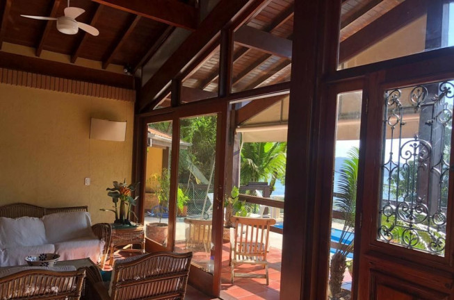 Imagem Sobrado com 4 Quartos à Venda, 500 m² em Barra Da Lagoa - Ubatuba
