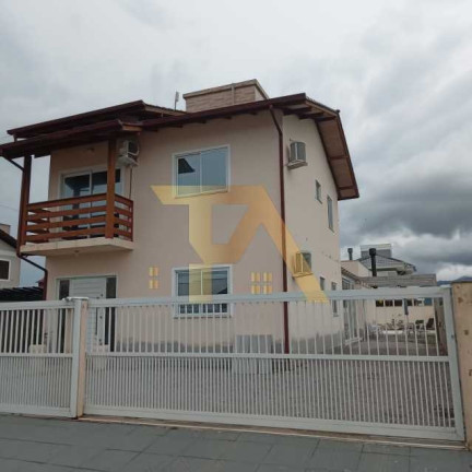 Imóvel com 4 Quartos à Venda, 240 m² em Araçatuba - Imbituba