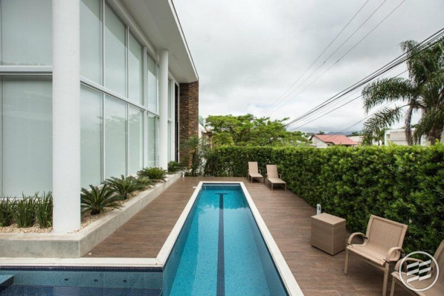 Imagem Casa com 4 Quartos à Venda, 730 m² em Estados - Balneário Camboriú Imagem Casa com 4 Quartos à Venda, 730 m² em Estados - Balneário Camboriú