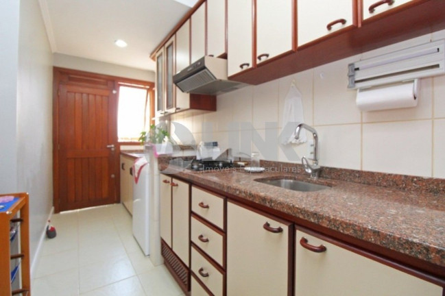 Imagem Casa com 3 Quartos à Venda, 225 m² em Jardim Itu - Porto Alegre