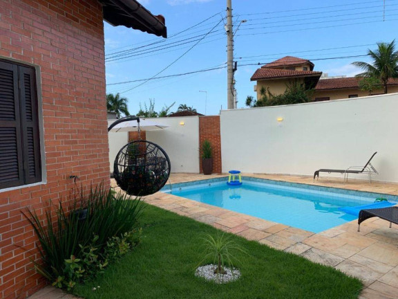 Casa com 3 Quartos à Venda, 220 m² em Florida - Praia Grande