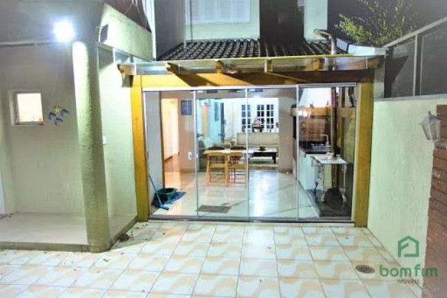 Imagem Casa com 4 Quartos à Venda, 298 m² em Espírito Santo - Porto Alegre