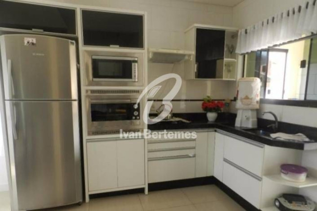 Imagem Sobrado com 4 Quartos para Temporada, em Canto Grande - Bombinhas Imagem Sobrado com 4 Quartos para Temporada, em Canto Grande - Bombinhas