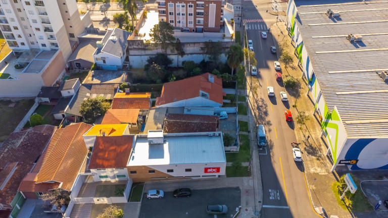 Imagem Terreno à Venda, 343 m² em Cabral - Curitiba Imagem Terreno à Venda, 343 m² em Cabral - Curitiba