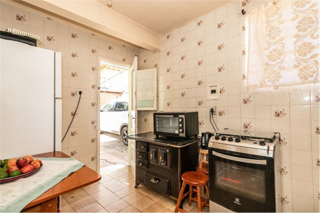 Imagem Casa com 3 Quartos à Venda, em Santa Tereza - Porto Alegre Imagem Casa com 3 Quartos à Venda, em Santa Tereza - Porto Alegre