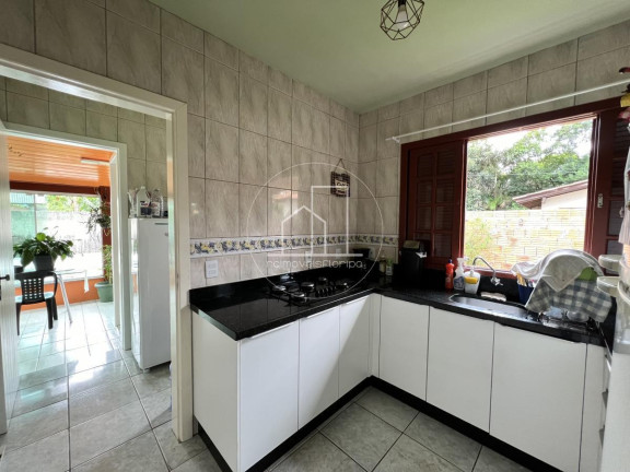 Imagem Casa com 3 Quartos à Venda, 180 m² em São João Do Rio Vermelho - Florianópolis Imagem Casa com 3 Quartos à Venda, 180 m² em São João Do Rio Vermelho - Florianópolis