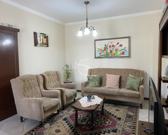 Imagem Casa com 5 Quartos à Venda, 196 m² em Anita Garibaldi - Joinville Imagem Casa com 5 Quartos à Venda, 196 m² em Anita Garibaldi - Joinville