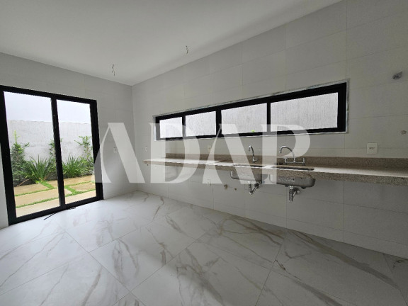 Imagem Casa com 4 Quartos à Venda, 365 m² em Barra Da Tijuca - Rio De Janeiro Imagem Casa com 4 Quartos à Venda, 365 m² em Barra Da Tijuca - Rio De Janeiro
