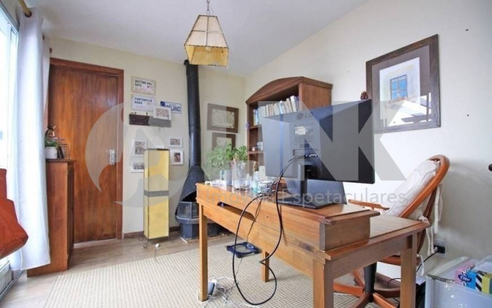 Imagem Imóvel com 2 Quartos à Venda, 96 m² em Menino Deus - Porto Alegre Imagem Imóvel com 2 Quartos à Venda, 96 m² em Menino Deus - Porto Alegre
