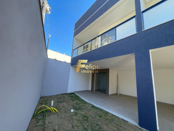 Casa com 3 Quartos à Venda, 134 m² em Santa Mônica - Guarapari