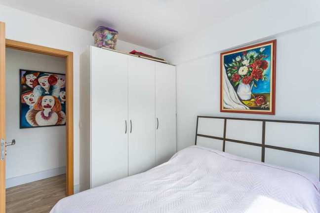 Imagem Imóvel com 3 Quartos à Venda, em Menino Deus - Porto Alegre Imagem Imóvel com 3 Quartos à Venda, em Menino Deus - Porto Alegre