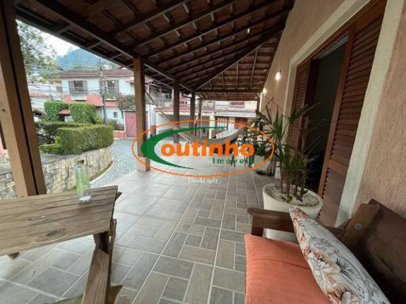 Imagem Casa com 3 Quartos à Venda, 146 m² em Agriões - Teresópolis