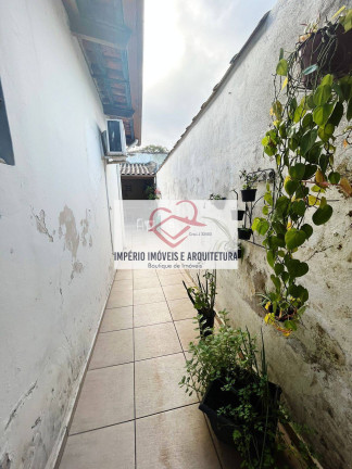 Imagem Casa com 3 Quartos à Venda,  em Jardim Primavera - Caraguatatuba