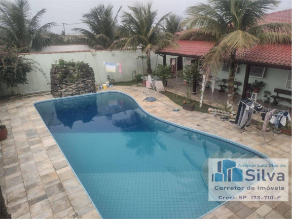 Imagem Casa com 5 Quartos à Venda, 600 m²