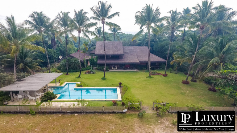 Casa com 4 Quartos à Venda,  em Camamu