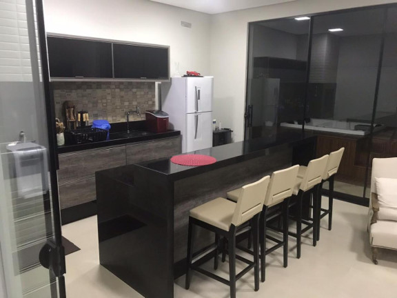 Imagem Casa com 4 Quartos à Venda, 224 m² em Esperança - Londrina