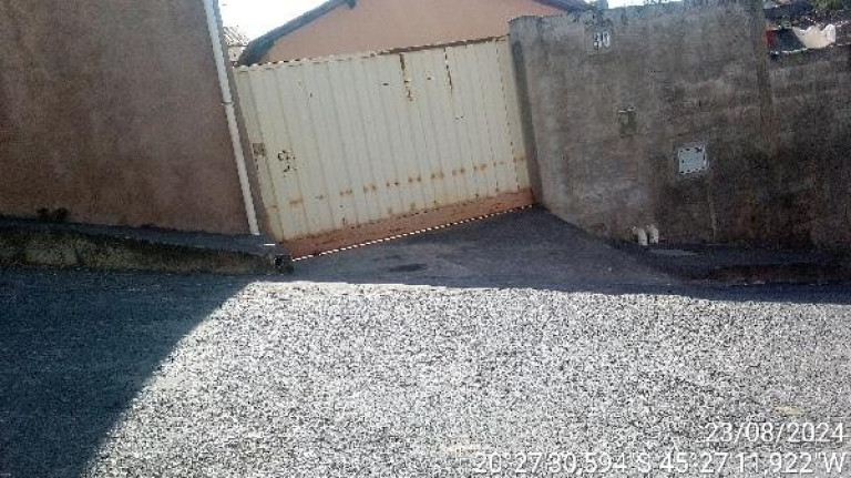 Imagem Casa com 2 Quartos à Venda, 200 m² em Nova Conquista - Formiga