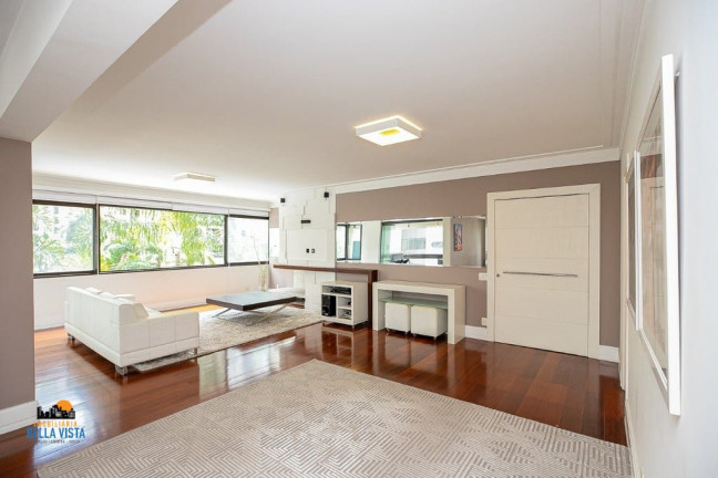 Apartamento com 3 Quartos à Venda,  em Moema - São Paulo