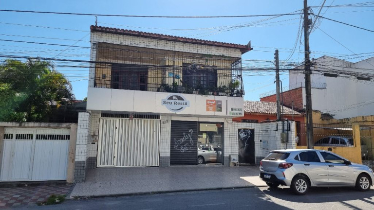 Casa com 3 Quartos à Venda, 419 m² em Bom Futuro - Fortaleza