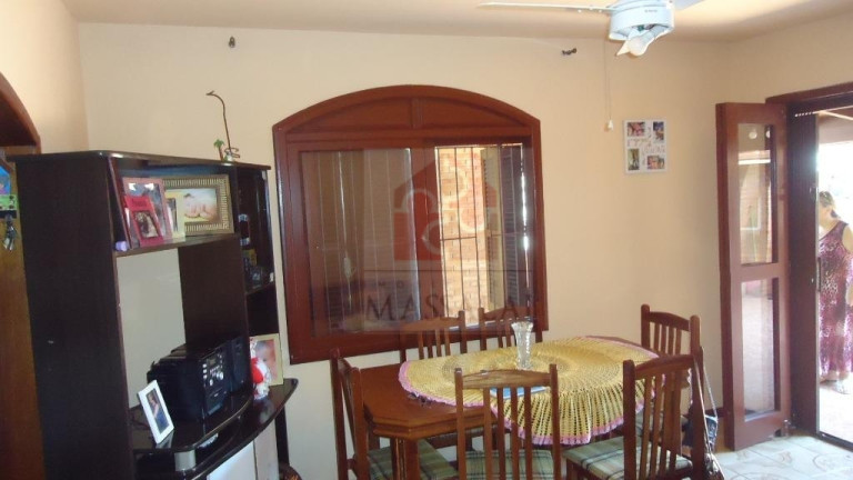 Imagem Casa com 3 Quartos à Venda, 190 m² em Medianeira - Porto Alegre