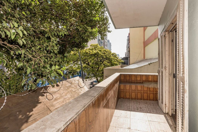 Imagem Imóvel com 3 Quartos à Venda, 120 m² em Centro Histórico - Porto Alegre Imagem Imóvel com 3 Quartos à Venda, 120 m² em Centro Histórico - Porto Alegre