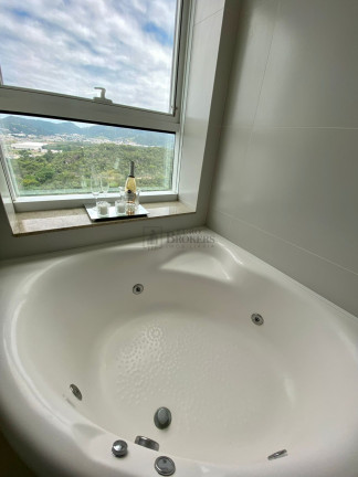 Imagem Apartamento com 4 Quartos à Venda, 182 m² em Centro - Balneário Camboriú Imagem Apartamento com 4 Quartos à Venda, 182 m² em Centro - Balneário Camboriú