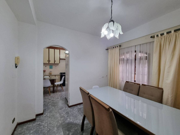 Imagem Sobrado com 4 Quartos à Venda, 240 m² em Capão Da Imbuia - Curitiba Imagem Sobrado com 4 Quartos à Venda, 240 m² em Capão Da Imbuia - Curitiba