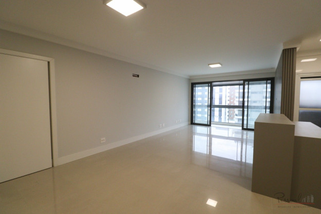 Imagem Apartamento com 3 Quartos à Venda, 287 m² em Centro - Florianópolis Imagem Apartamento com 3 Quartos à Venda, 287 m² em Centro - Florianópolis