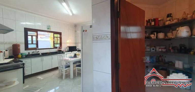 Imagem Casa com 4 Quartos à Venda, 425 m² em Jardim Santa Maria - Jacareí Imagem Casa com 4 Quartos à Venda, 425 m² em Jardim Santa Maria - Jacareí