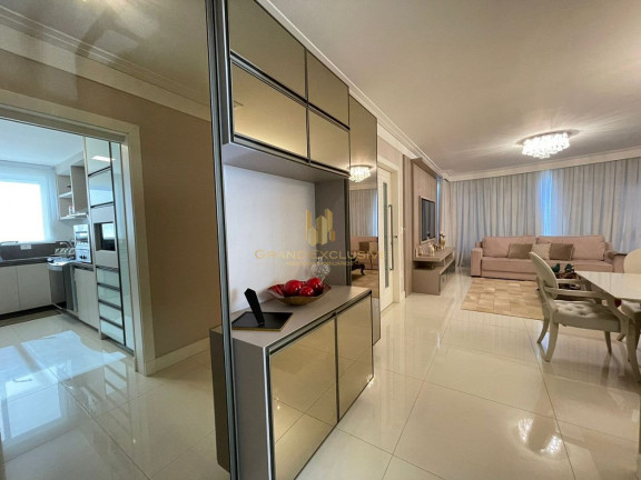Imagem Apartamento com 3 Quartos à Venda, 152 m² em Centro - Balneário Camboriú Imagem Apartamento com 3 Quartos à Venda, 152 m² em Centro - Balneário Camboriú